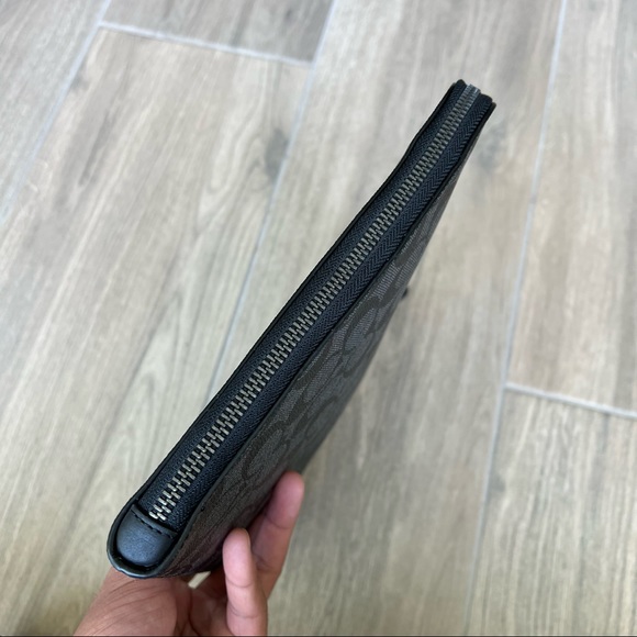 Coach L Zip Portfolio In Signature Canvas - Picture 4 of 8